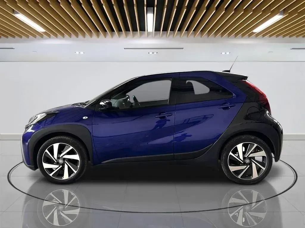 Used Toyota Aygo X 72 HP (52 kW) 2023 Blue SUV