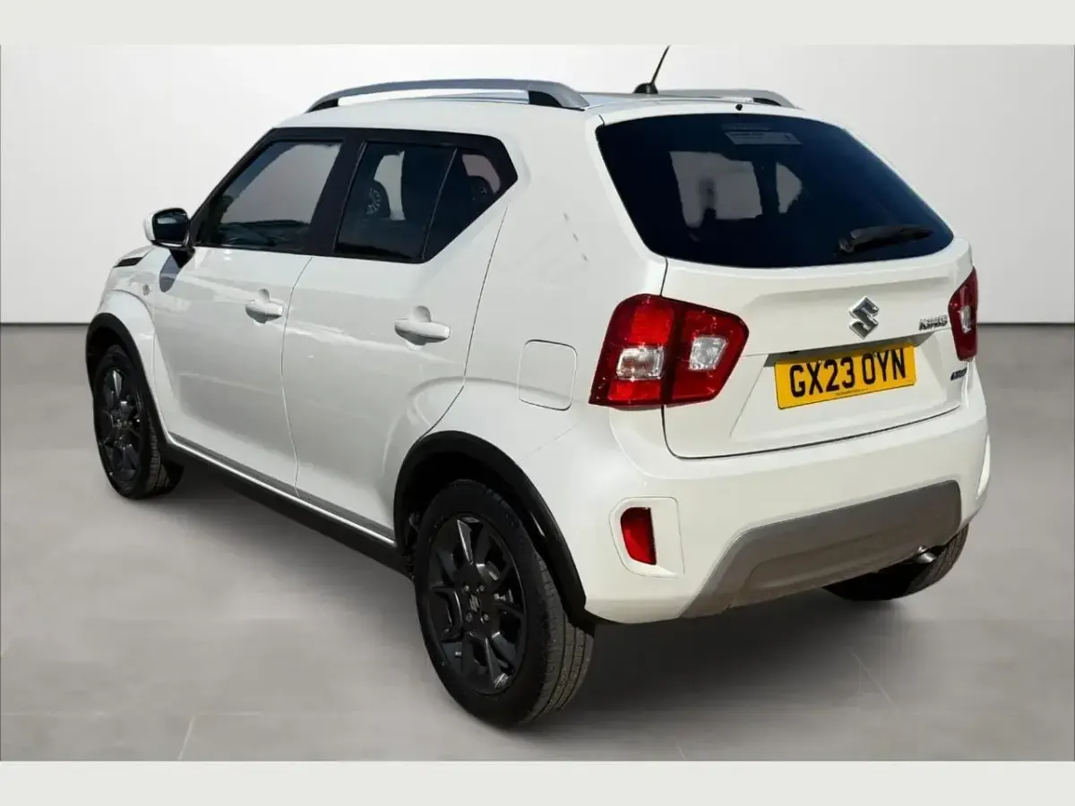 Used Suzuki Ignis SZ-T 83 HP (61 kW) 2023 White pearlescent SUV