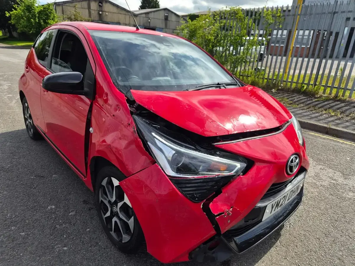 Used Toyota Aygo Trend 72 HP (52 kW) 2021 Red Hatchback