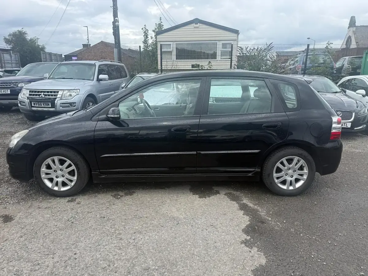 Used Honda Civic Executive 110 HP (80 kW) 2004 Black Hatchback