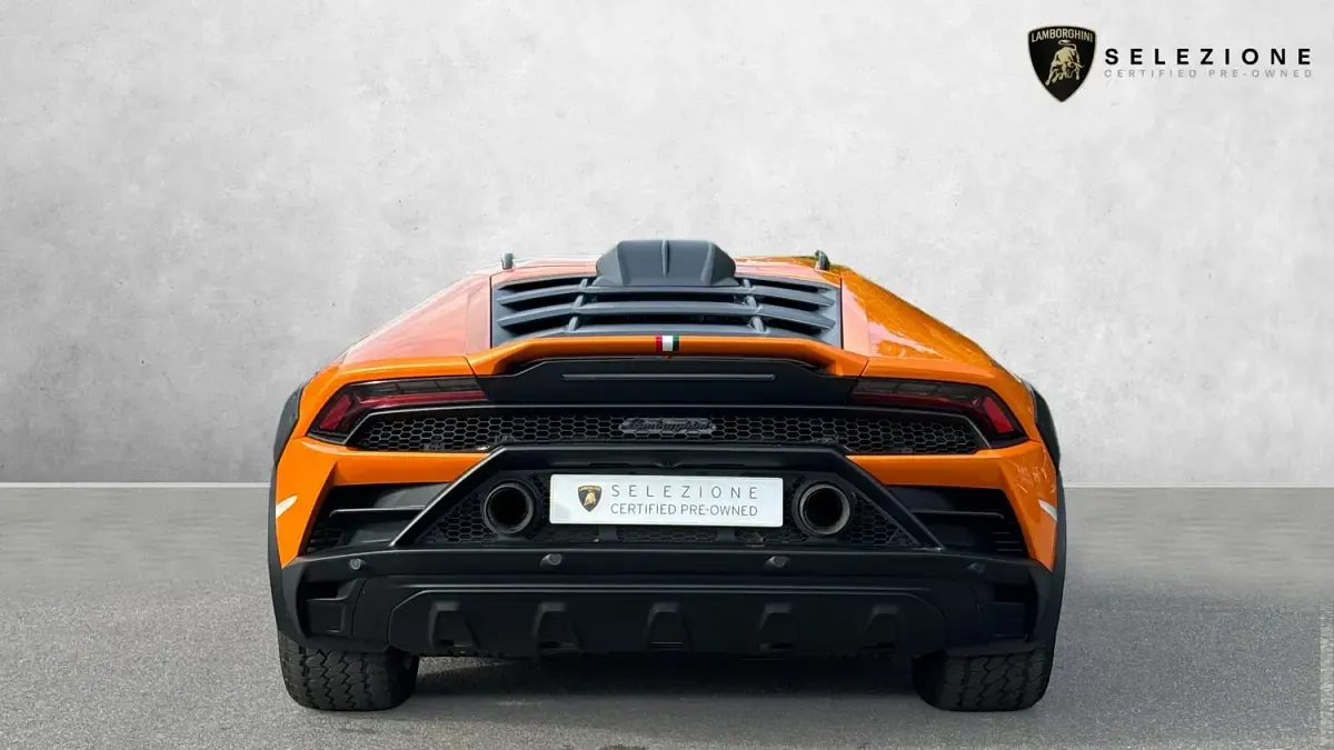 Used Lamborghini Huracán 610 HP (448 kW) 2023 Orange Coupe