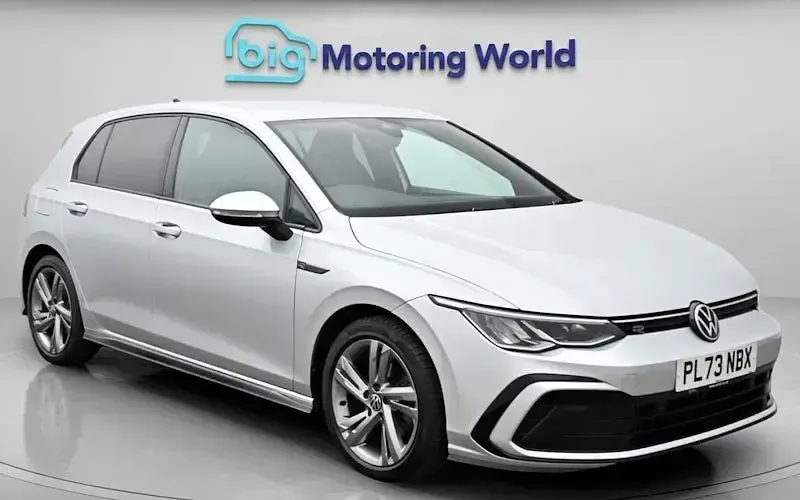Używany VW Golf VIII R-line 150 KM (110 kW) 2023 Hatchback