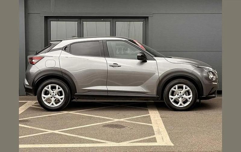 Used Nissan Juke N-Connecta 112 HP (82 kW) 2022 Grey SUV