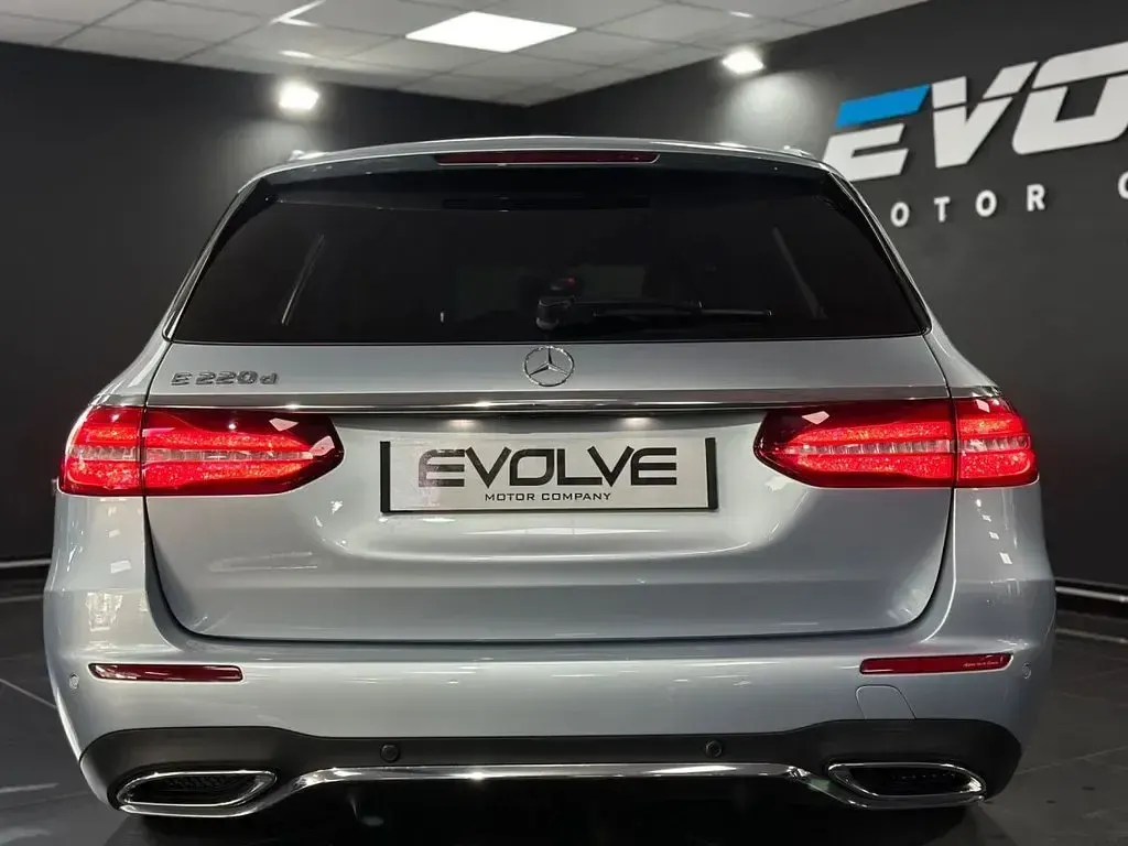 Käytetty Mercedes E220 AMG line 194 HP (142 kW) 2018 Hopea Farmari