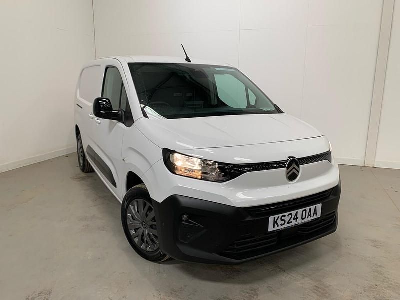 Used Citroën Berlingo 100 HP (73 kW) 2024 White MPV