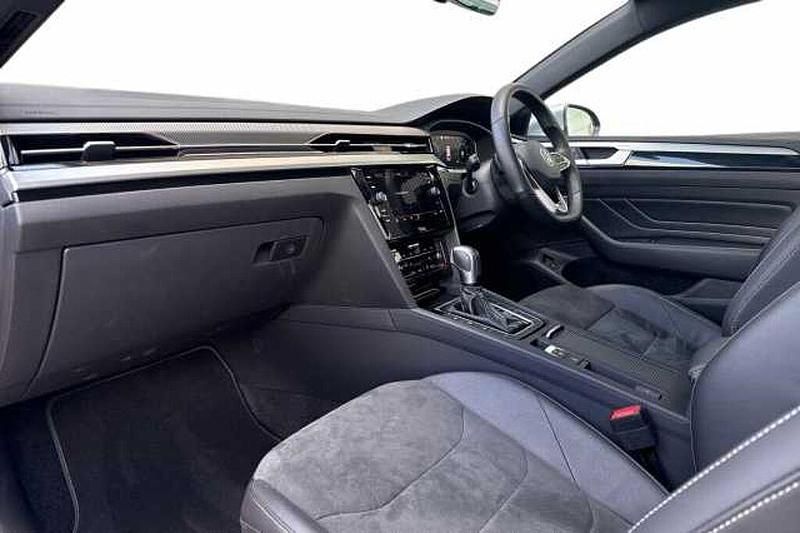 Used VW Arteon R-line 218 HP (160 kW) 2024 Pyrite silver Estate