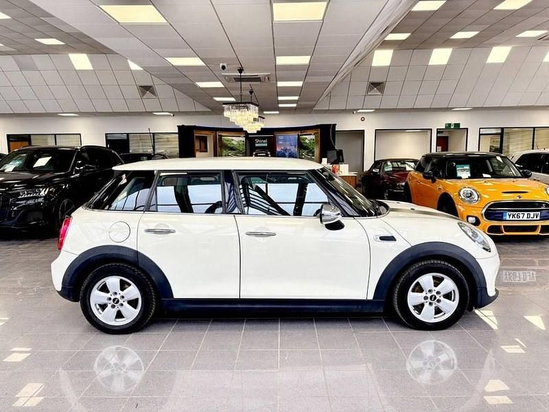 Used Mini ONE Hatch 102 HP (75 kW) 2015 White Hatchback
