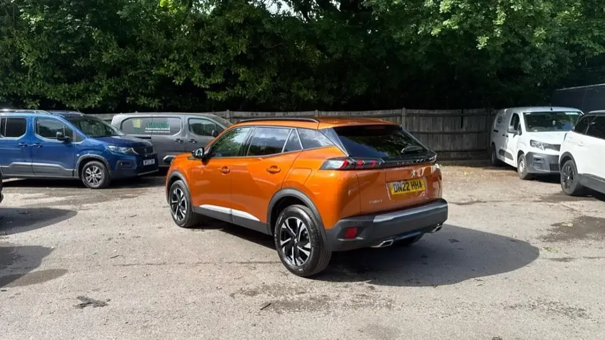 Used Peugeot 2008 Allure Premium 129 HP (94 kW) 2022 Orange SUV