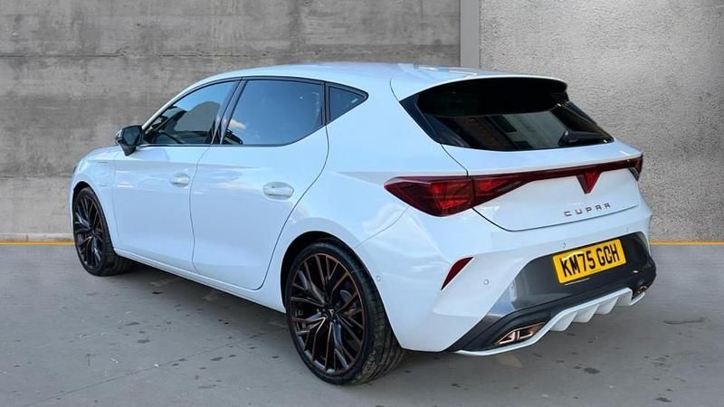 Used Cupra Leon 204 HP (150 kW) 2025 White Hatchback
