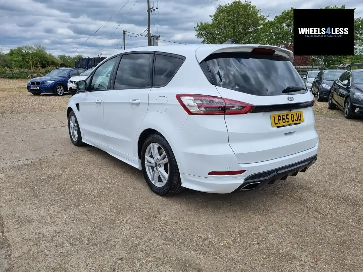Used Ford S-MAX Sport 180 HP (132 kW) 2015 White MPV