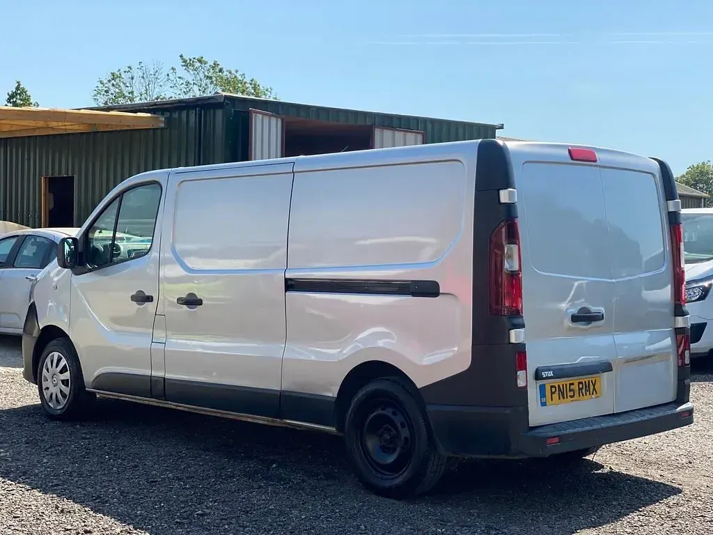 Used Renault Trafic Business 2015 Silver MPV
