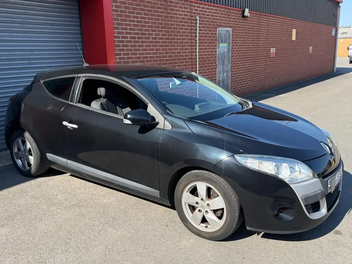 Used Renault Mégane Coupé Dynamique 110 HP (80 kW) 2011 Black Coupe