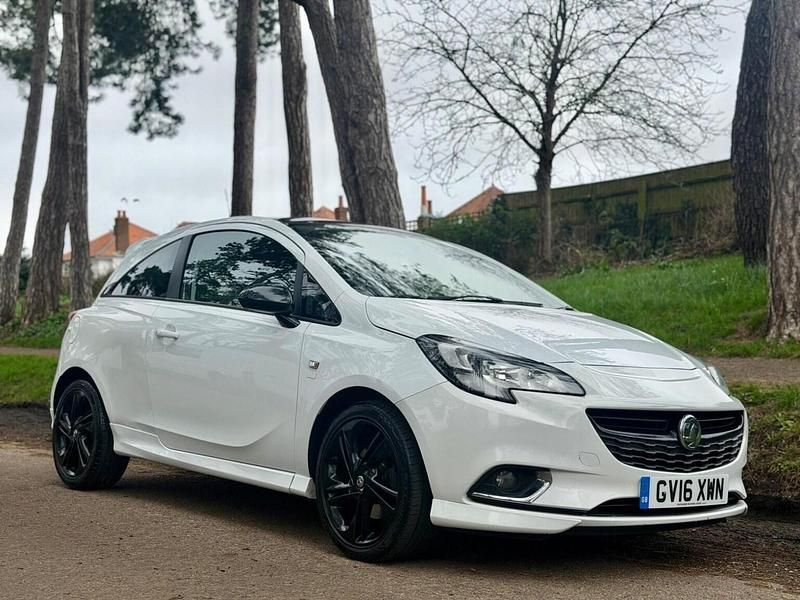 Used Vauxhall Corsa Edition 100 HP (73 kW) 2016 White Hatchback