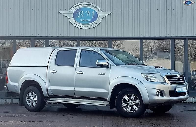 Silver Used 2013 Toyota HiLux Pickup | £7,000 (A bit pricey) - Image 1/4