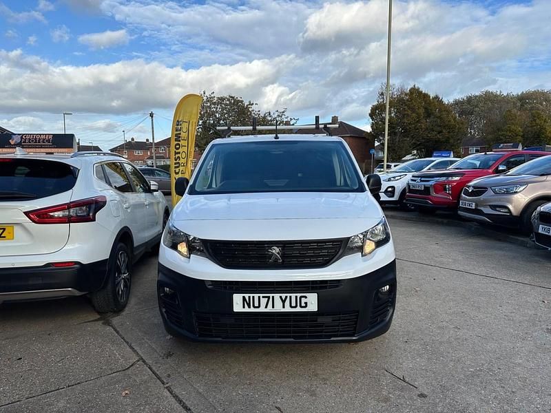 Used Peugeot Partner Premium 2021 White MPV