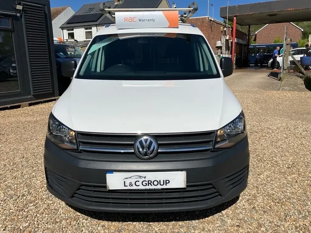 Usado VW Caddy Startline 102 CV (75 kW) 2018 Blanco Monovolumen