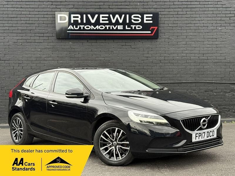 Black Used 2017 Volvo V40 Momentum Estate | £6,450 (Fair price) - Image 1/4
