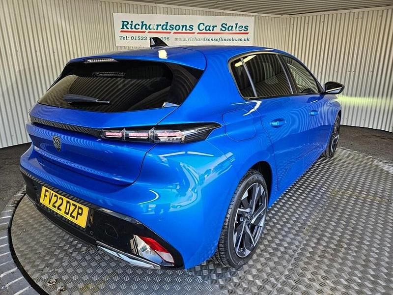 Used Peugeot 308 Allure Premium 130 HP (95 kW) 2022 Blue Hatchback