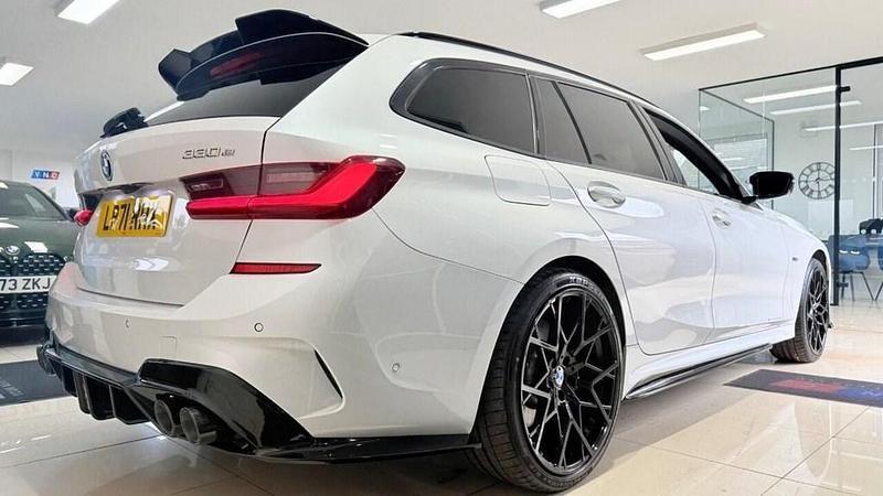 Used BMW 330e M Sport 288 HP (211 kW) 2022 White Estate