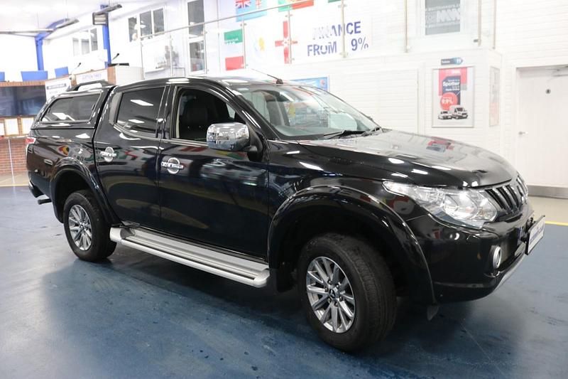 Used Mitsubishi L200 180 HP (132 kW) 2019 Black Pickup