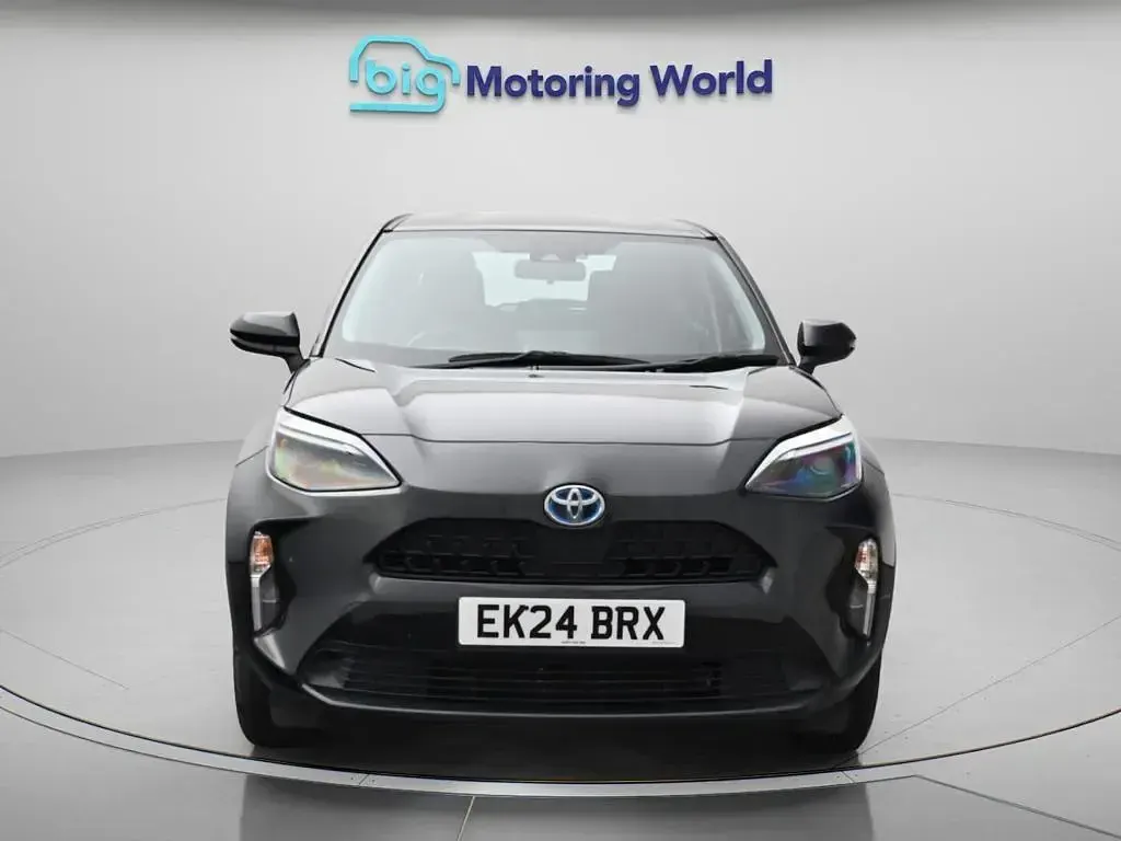 Used Toyota Yaris Cross 116 HP (85 kW) 2024 Black SUV