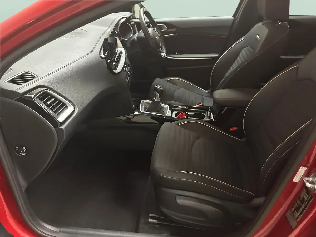 Used Kia ProCeed GT-Line 160 HP (117 kW) 2024 Red Estate