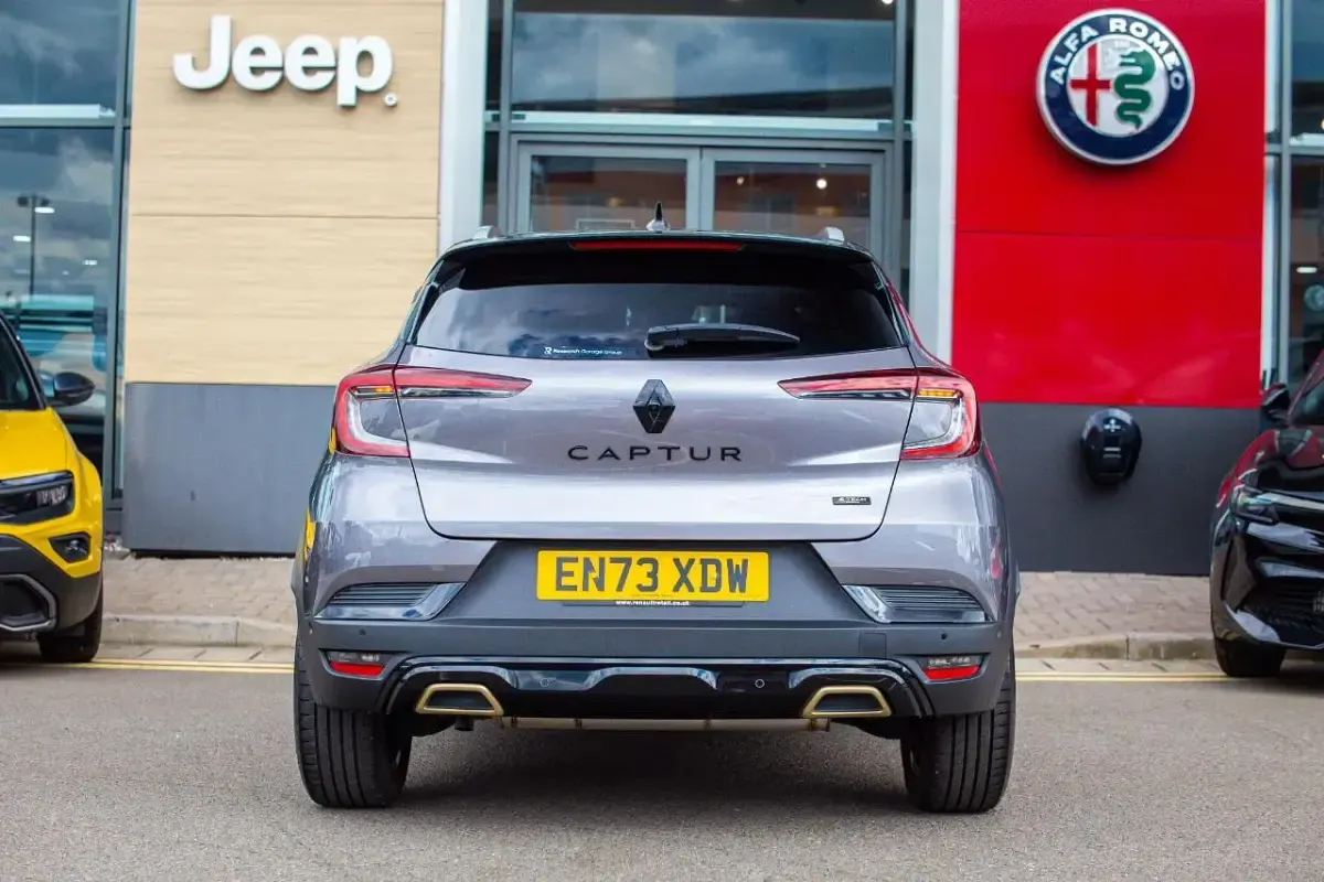 Used Renault Captur Bose Edition 140 HP (102 kW) 2024 Grey SUV
