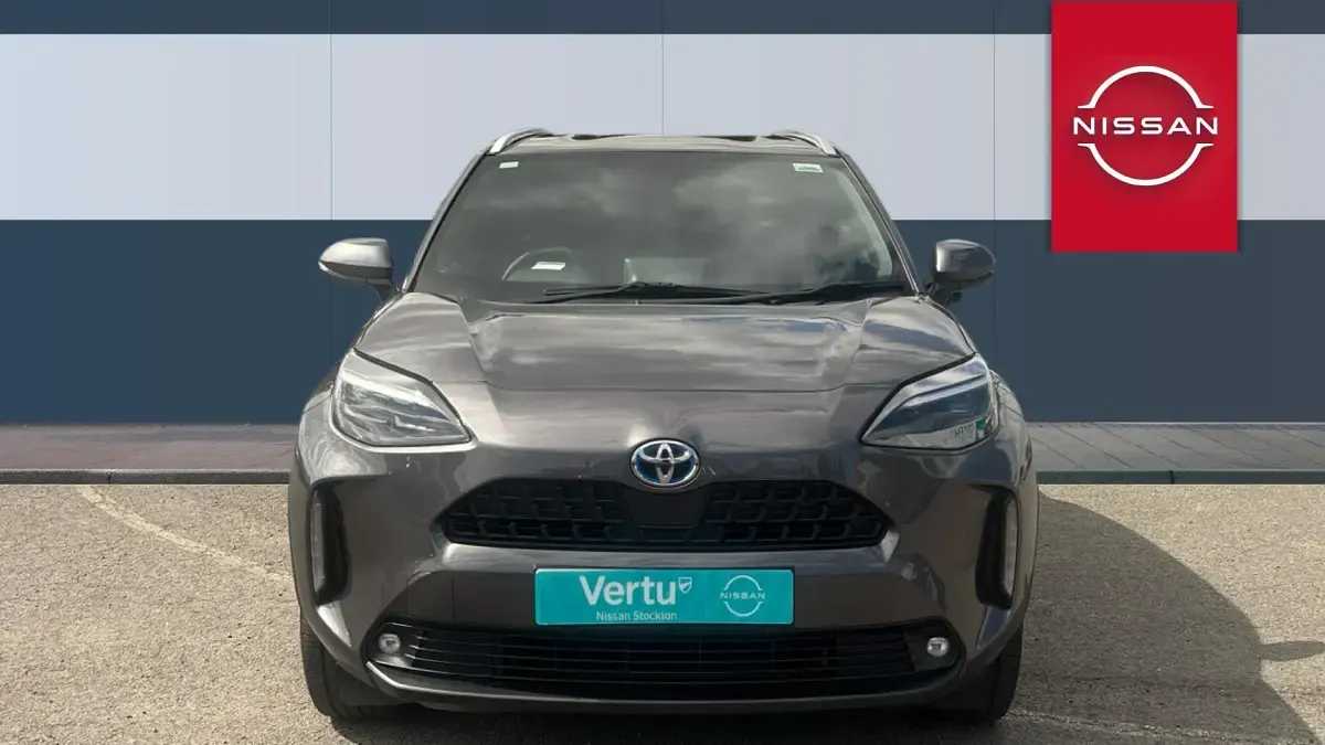 Used Toyota Yaris Hybrid Design 116 HP (85 kW) 2022 Grey Estate