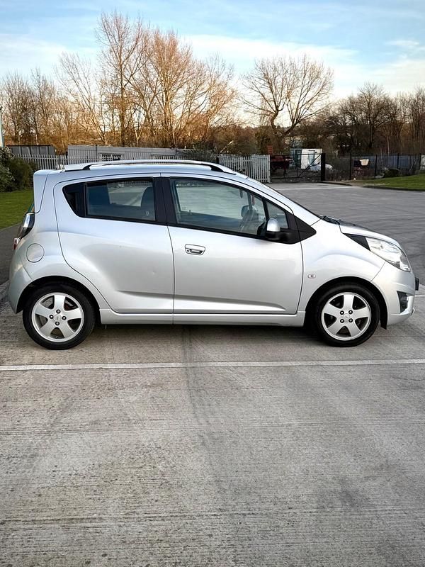 Used Chevrolet Spark LT 2012 Silver Hatchback