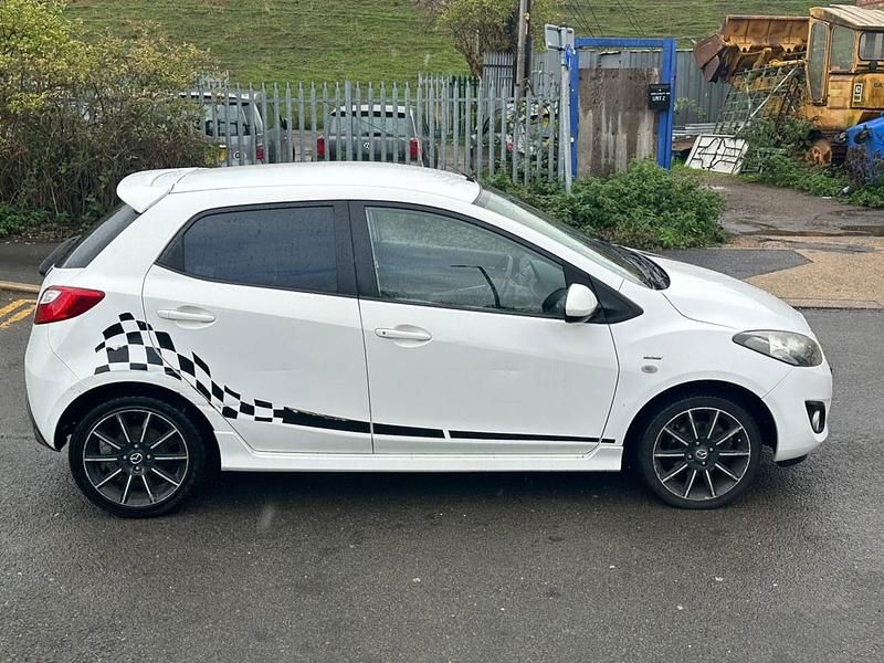 Used Mazda 2 2011 White Hatchback