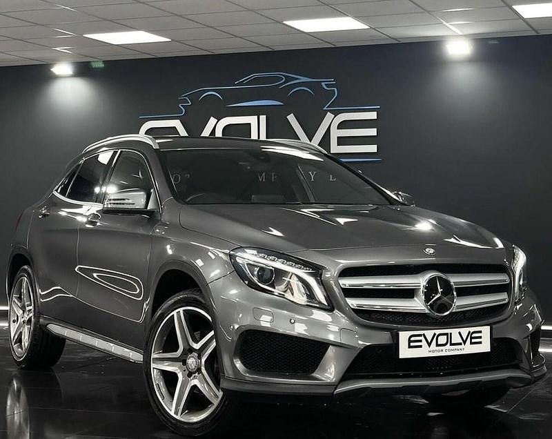 Grey Used 2016 Mercedes 200 AMG line Estate | £10,995 (Fair price) - Image 1/4