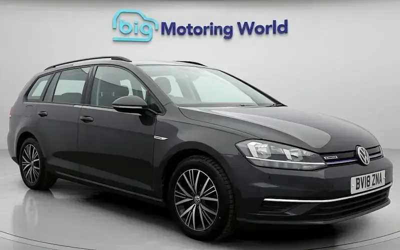Używany VW Golf VII SE 131 KM (96 kW) 2018 Kombi