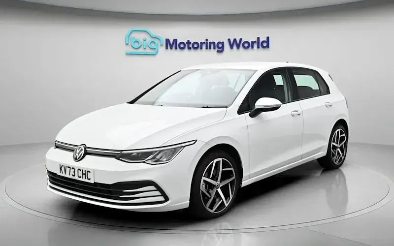 Used VW Golf VIII Life 110 HP (80 kW) 2023 White Hatchback