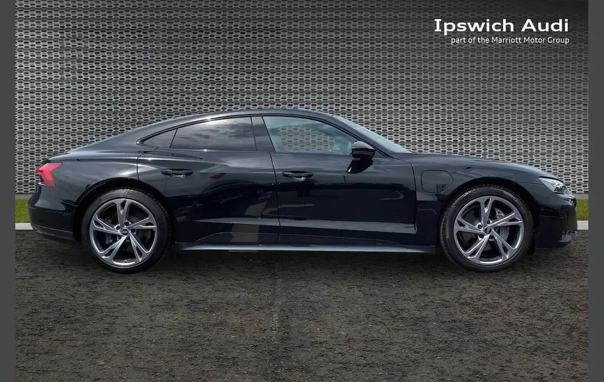Used Audi e-tron GT quattro Comfort 384 kW (523 HP) 2023 Black Sedan