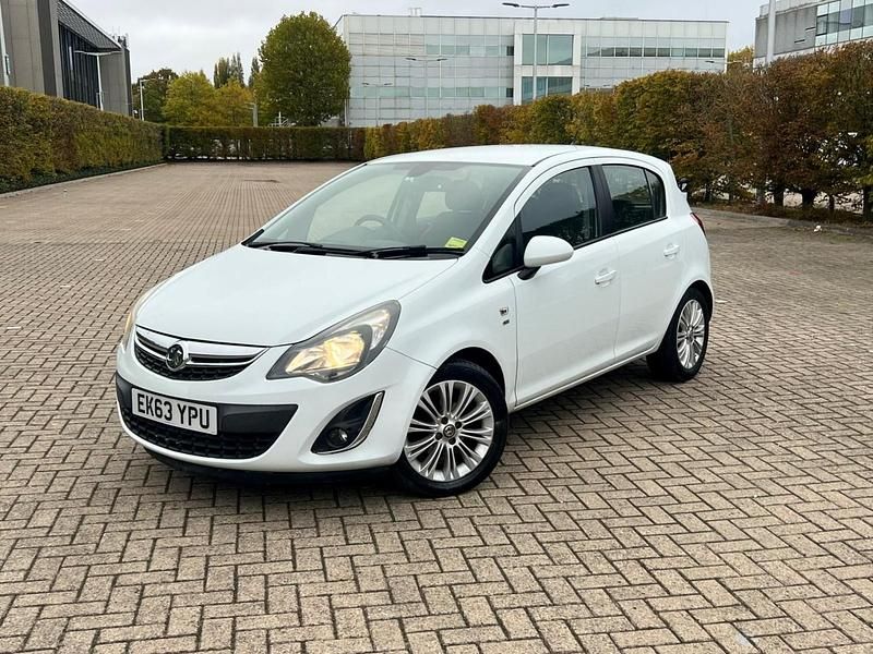 Used Vauxhall Corsa 100 HP (73 kW) 2013 White Hatchback