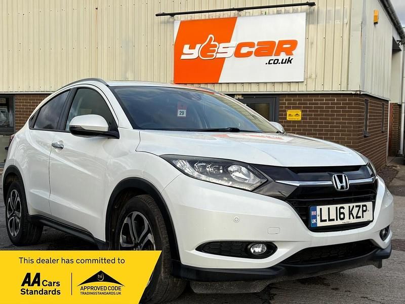 White Used 2016 Honda HR-V EX SUV | £7,475 (Fair price) - Image 1/4