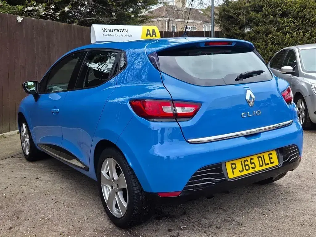 Used Renault Clio Dynamique 75 HP (55 kW) 2016 Blue Hatchback