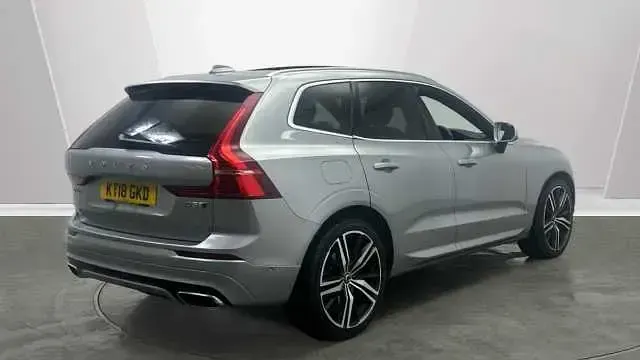 Used Volvo XC60 R-Design 232 HP (170 kW) 2019 SUV