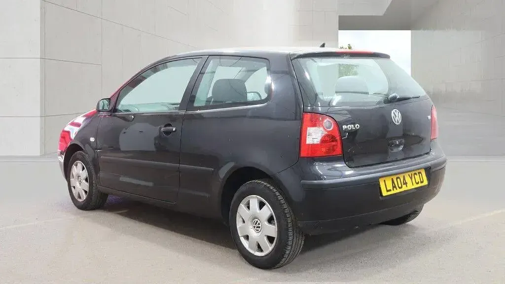Used VW Polo 75 HP (55 kW) 2004 Black Hatchback