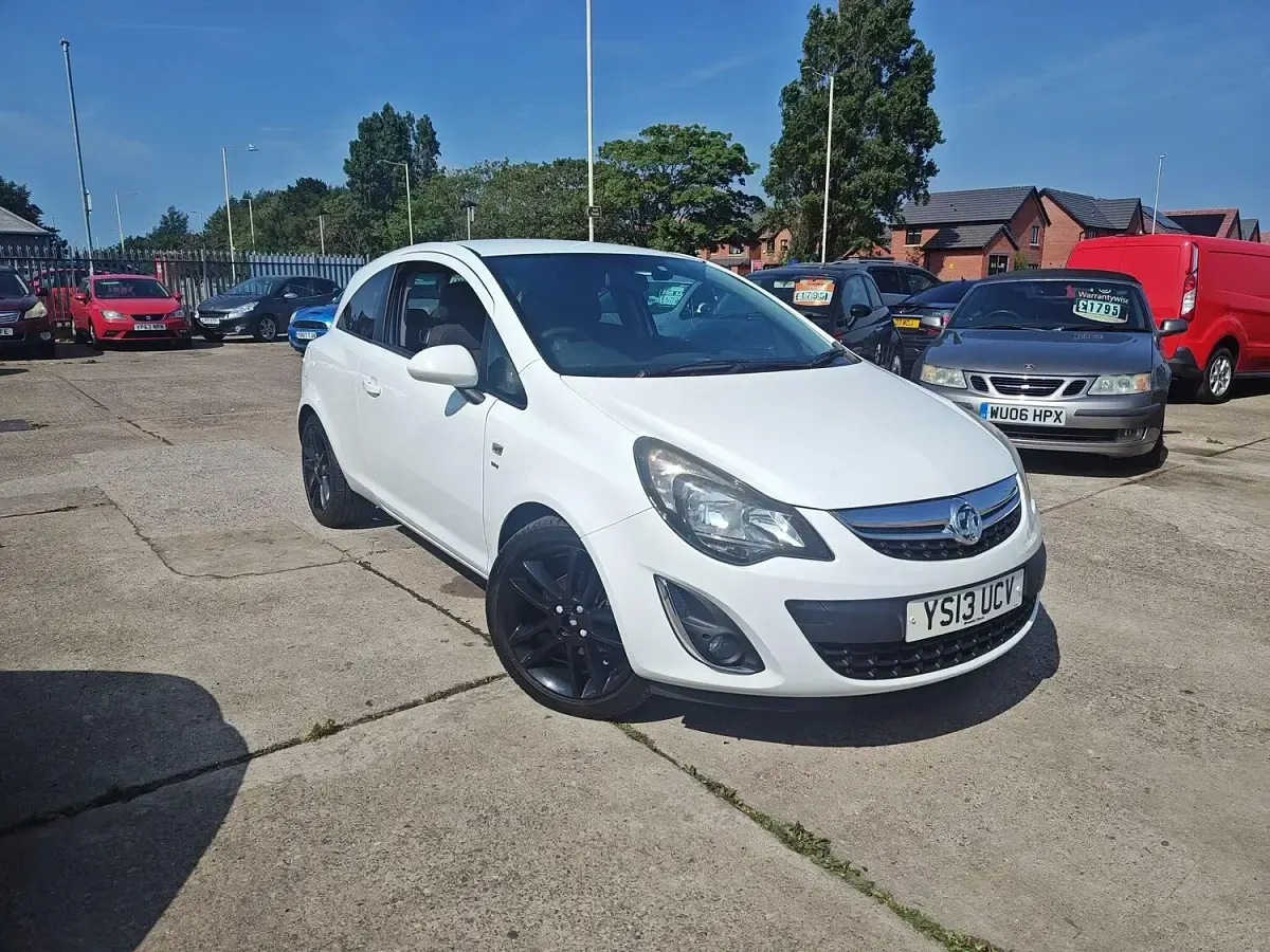 Used Vauxhall Corsa 2013 White Hatchback