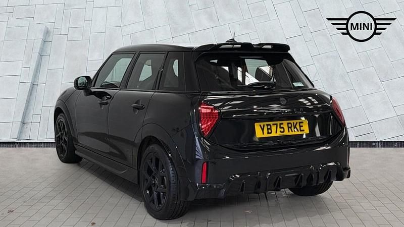Used Mini Cooper Hatch 113 kW (154 HP) 2025 Black Hatchback