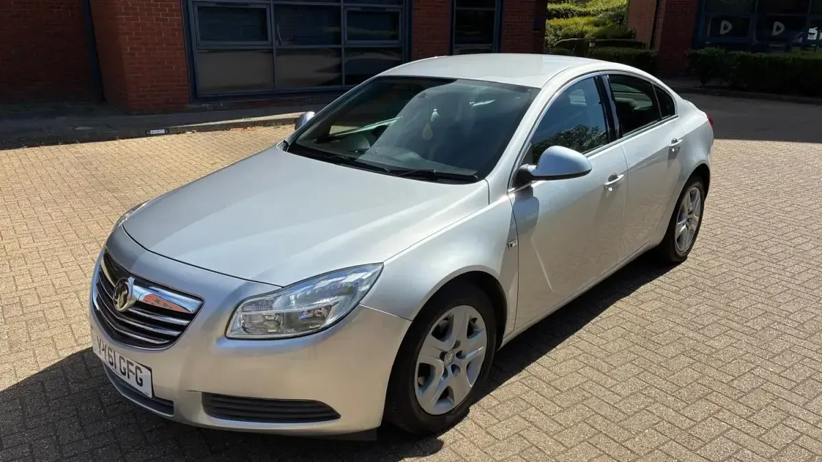 Używany Vauxhall Insignia S 2011 Srebrny Sedan/Limuzyna