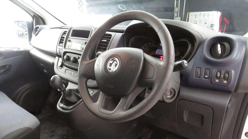 Used Vauxhall Vivaro 2014 White MPV