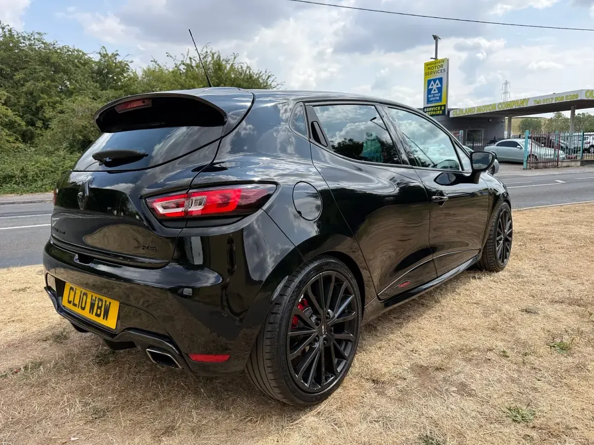 Used Renault Clio Trophy 220 HP (161 kW) 2018 Black Estate