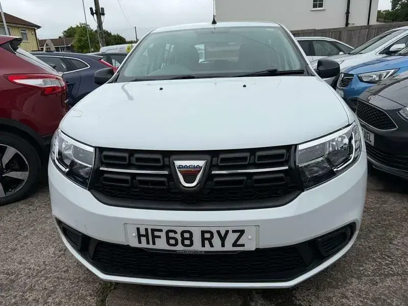 Used Dacia Sandero Essentiel 90 HP (66 kW) 2018 White Hatchback
