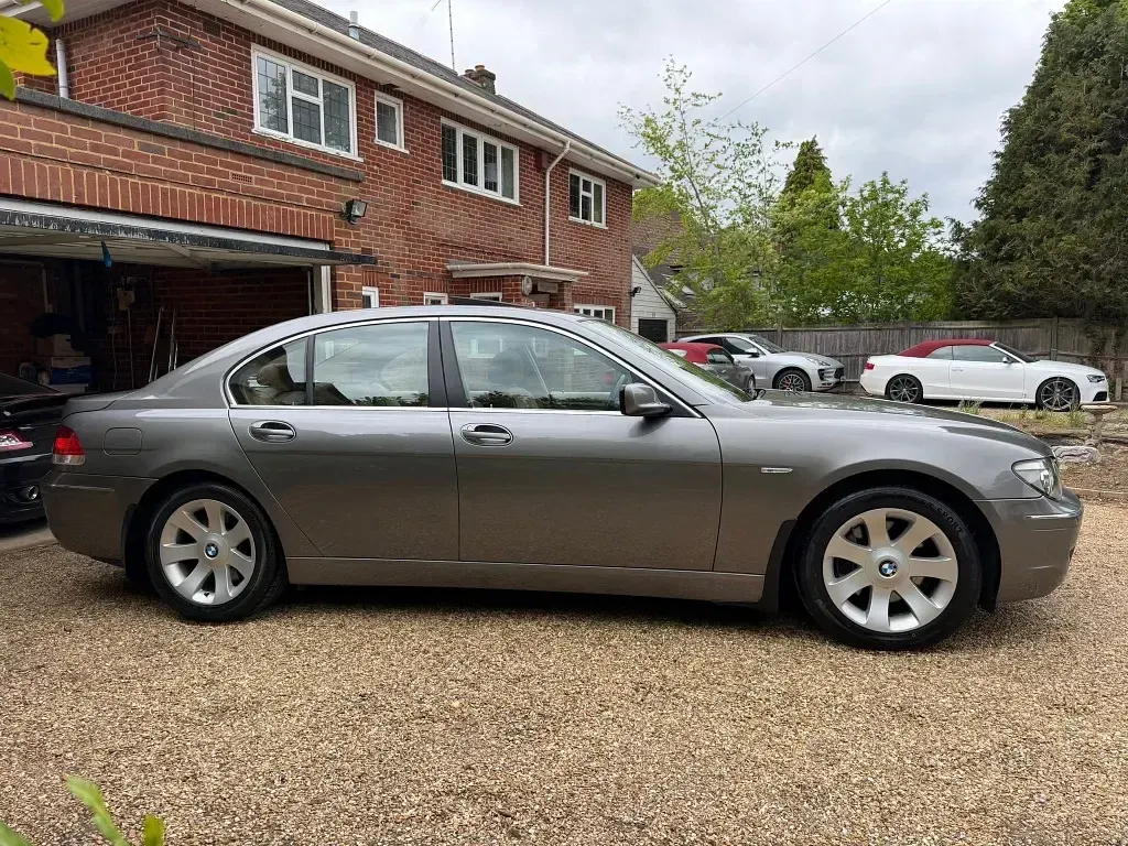 Usado BMW 740 Comfort Edition 2006 Gris Berlina