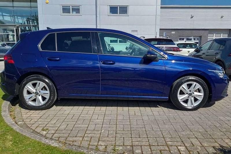 Used VW Golf VII Life 150 HP (110 kW) 2021 Blue Hatchback