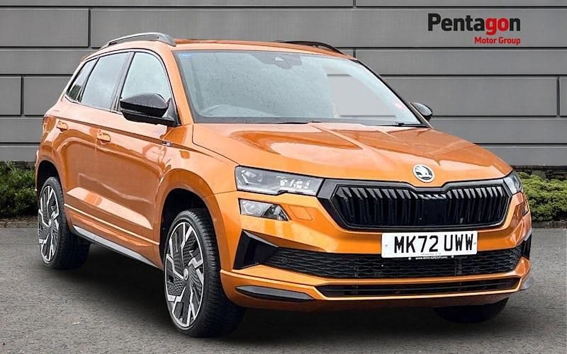 Used 2025 Skoda Karoq SportLine SUV | £23,595 (Super price) - Image 1/4