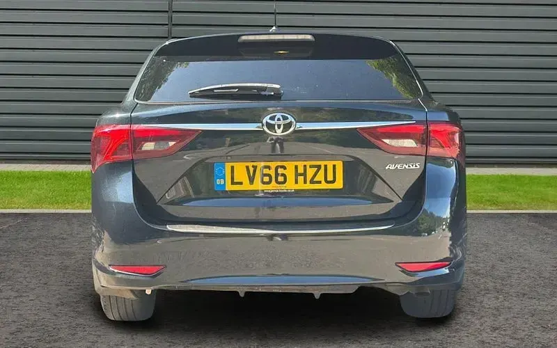 Used Toyota Avensis Business Edition 143 HP (105 kW) 2018 Estate