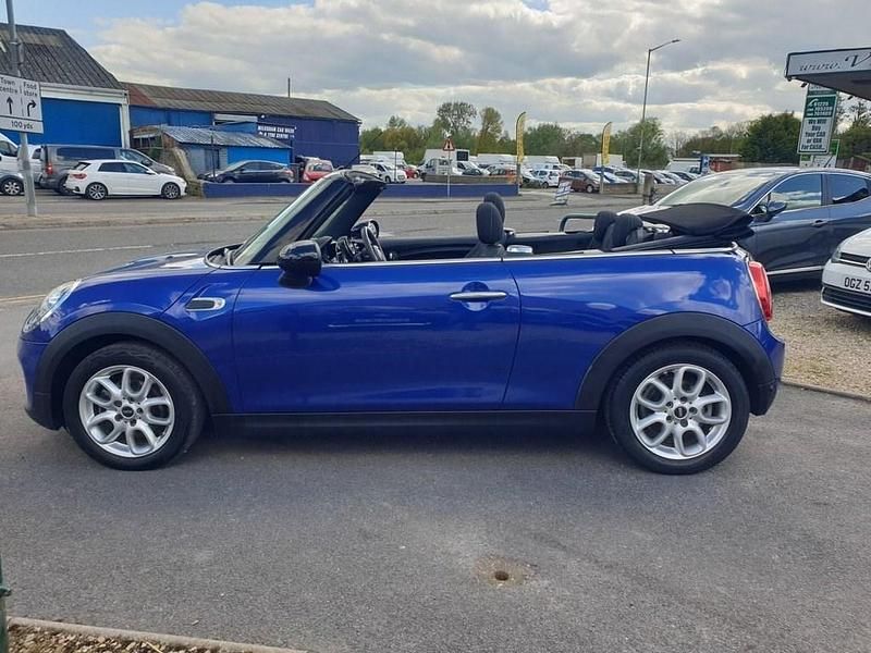 Używany Mini Cooper Cabriolet Classic 136 KM (100 kW) 2019 Niebieski Kabriolet